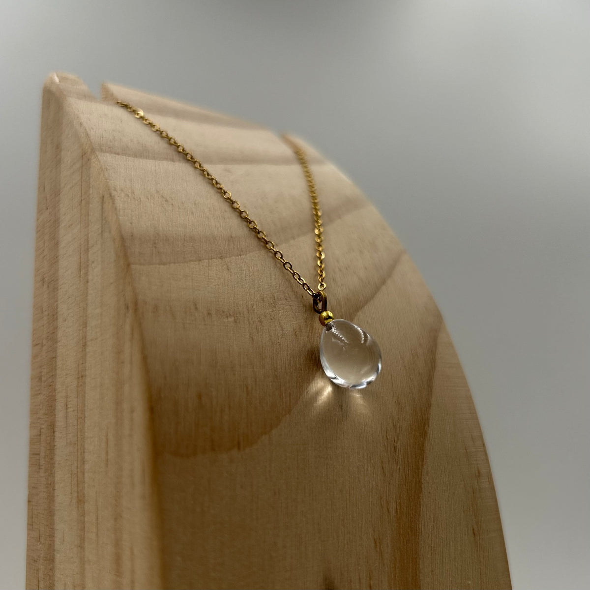 Collier goutte doré