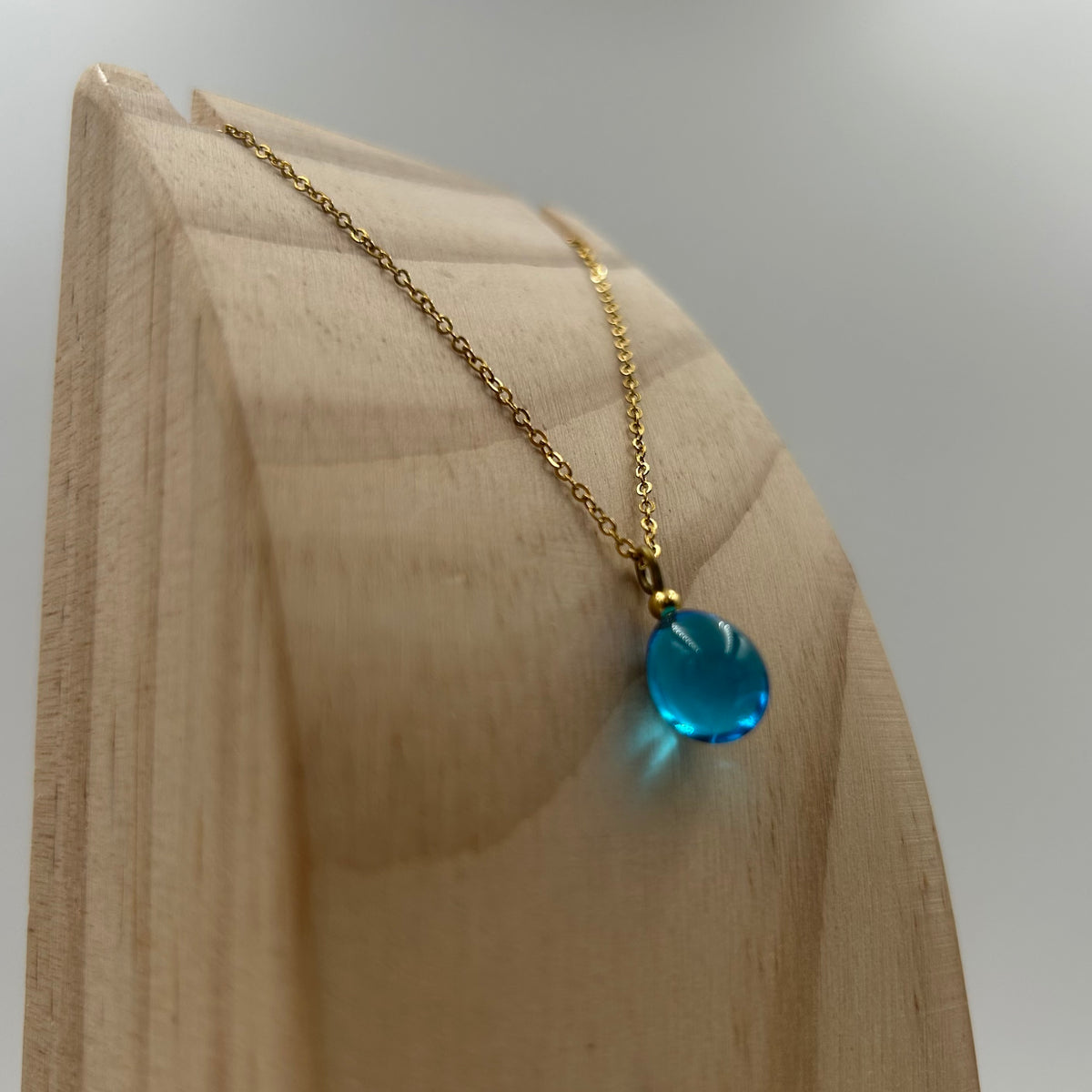 Collier goutte doré