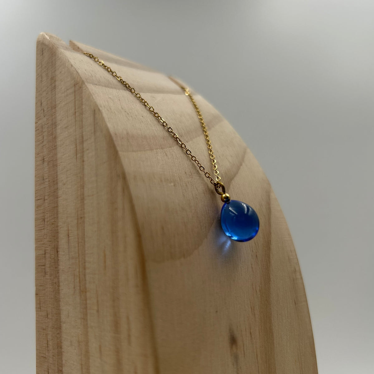 Collier goutte doré