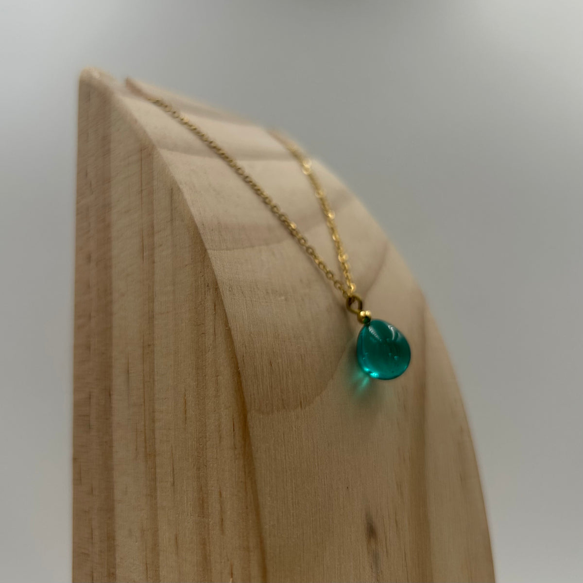 Collier goutte doré
